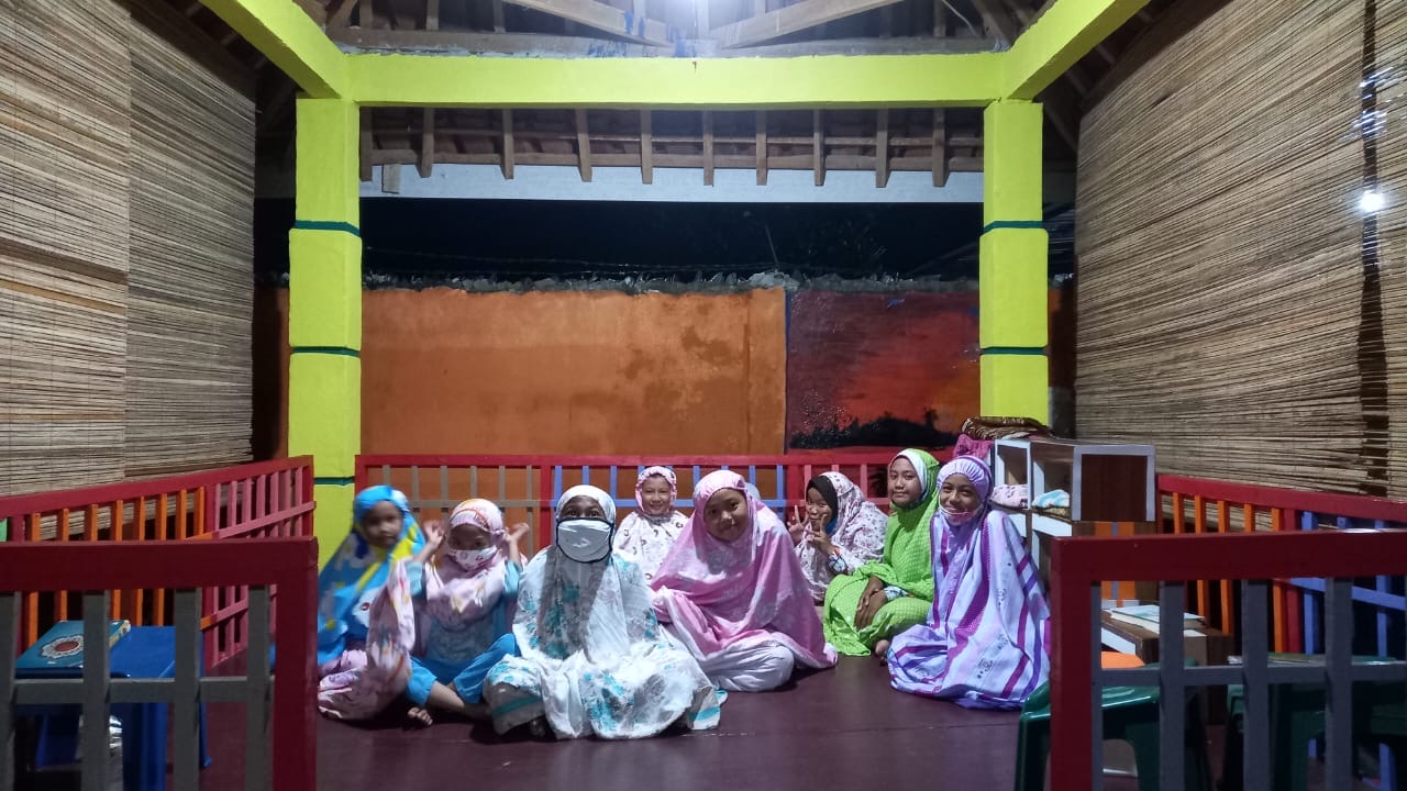 Adik-adik Saung Tahfizh yang Giat Mengaji